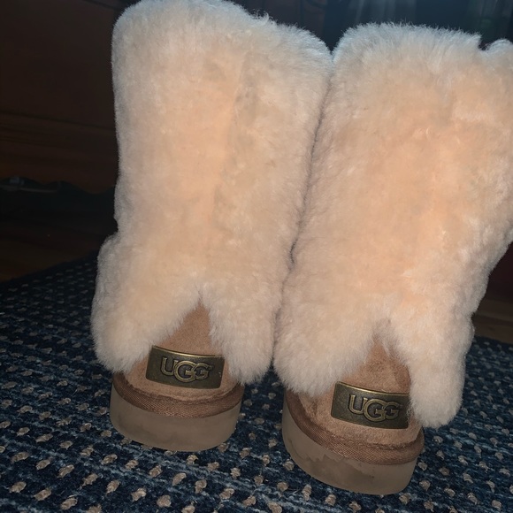 Chestnut Uggs (Patten Style) - Picture 2 of 8